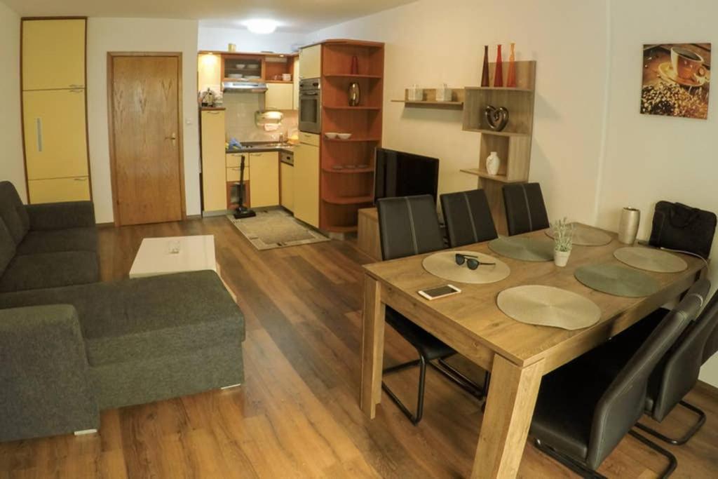 Apartment Zara Драмал Екстериор снимка
