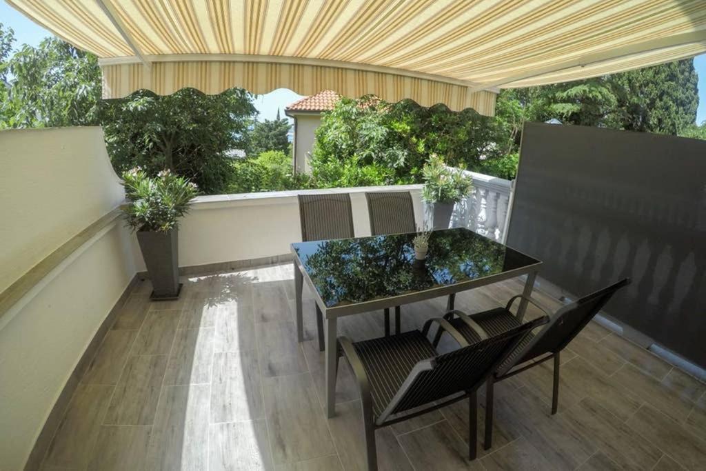 Apartment Zara Драмал Екстериор снимка