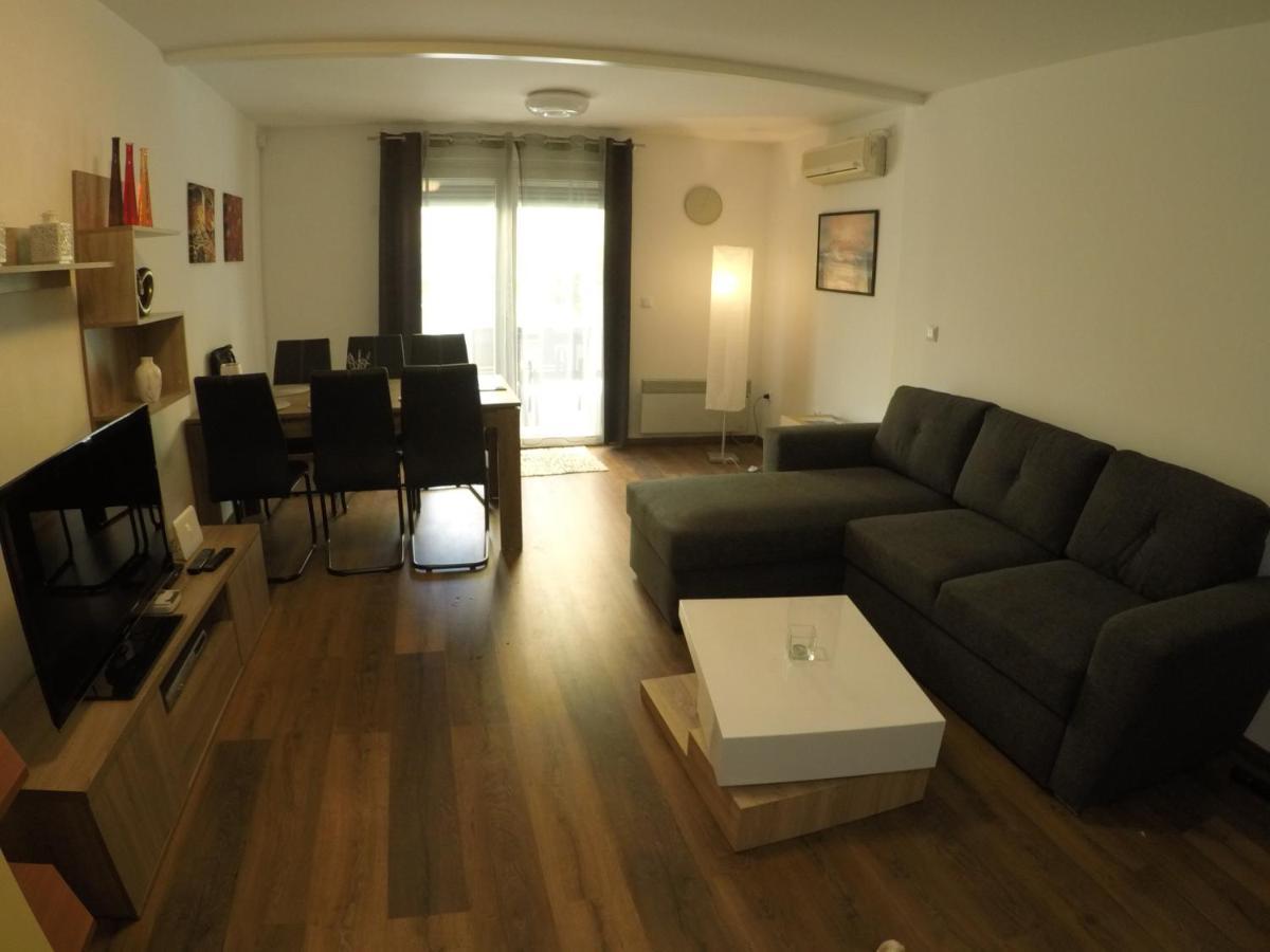 Apartment Zara Драмал Екстериор снимка