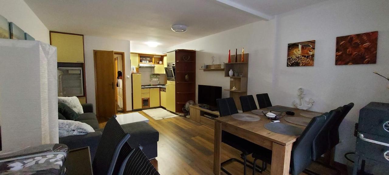 Apartment Zara Драмал Екстериор снимка